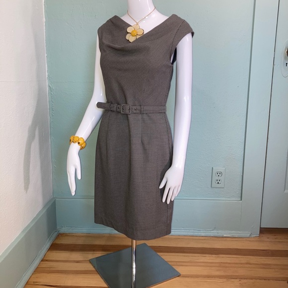 Banana Republic Dress with Belt 2 - Picture 2 of 6